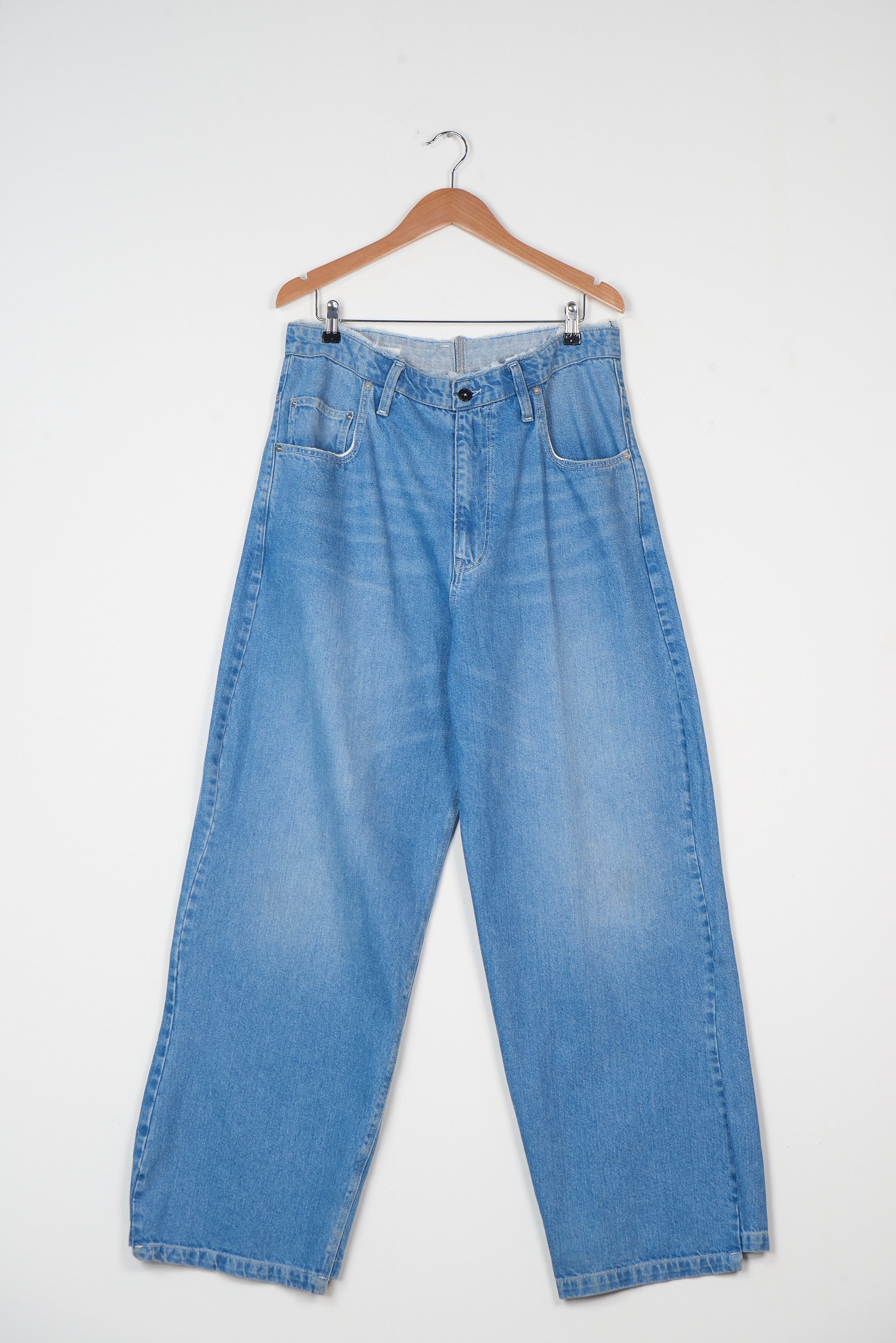 CF.19.06.02.01 JEANS washed denim