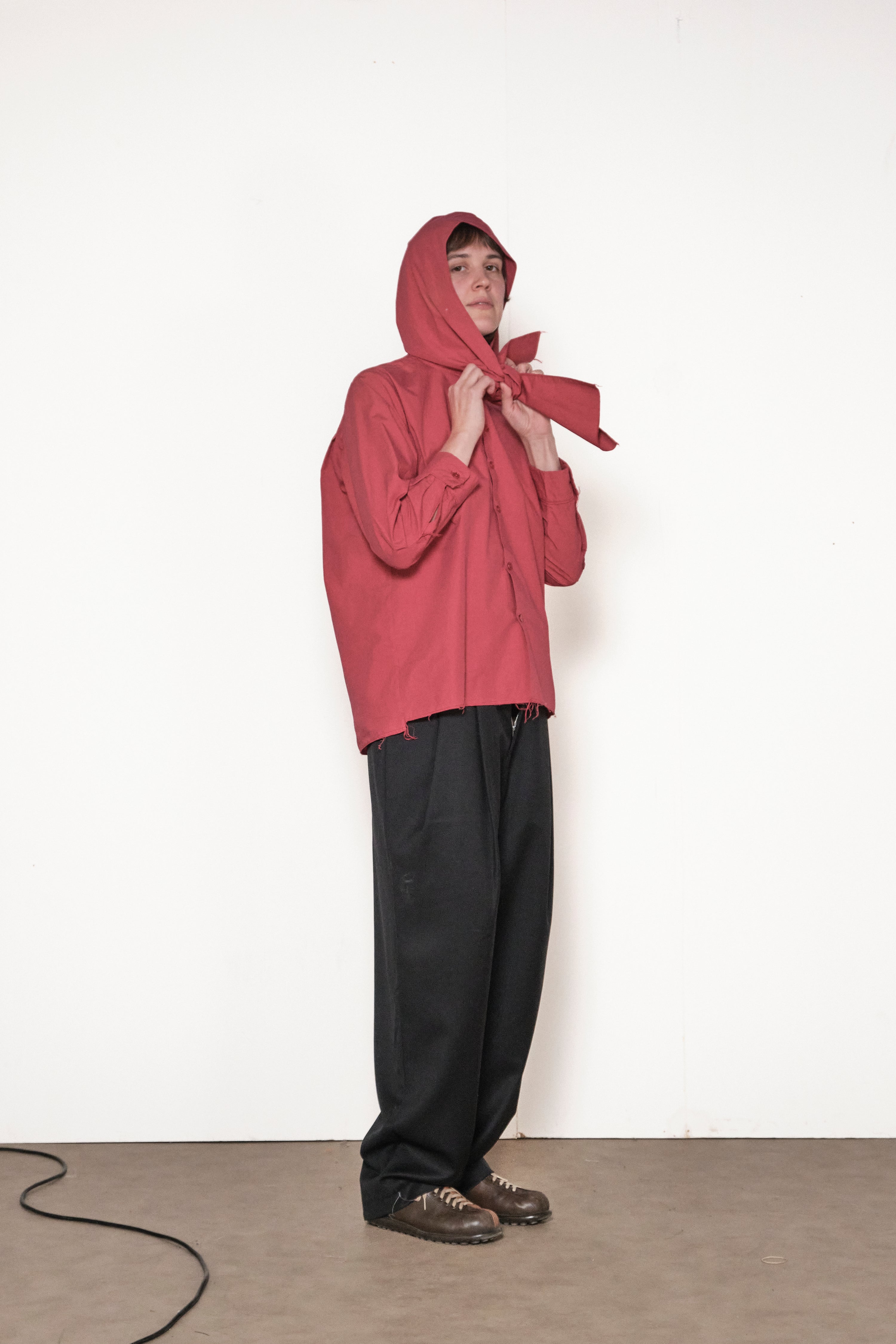 ONE OFF HOODED SHIRT red